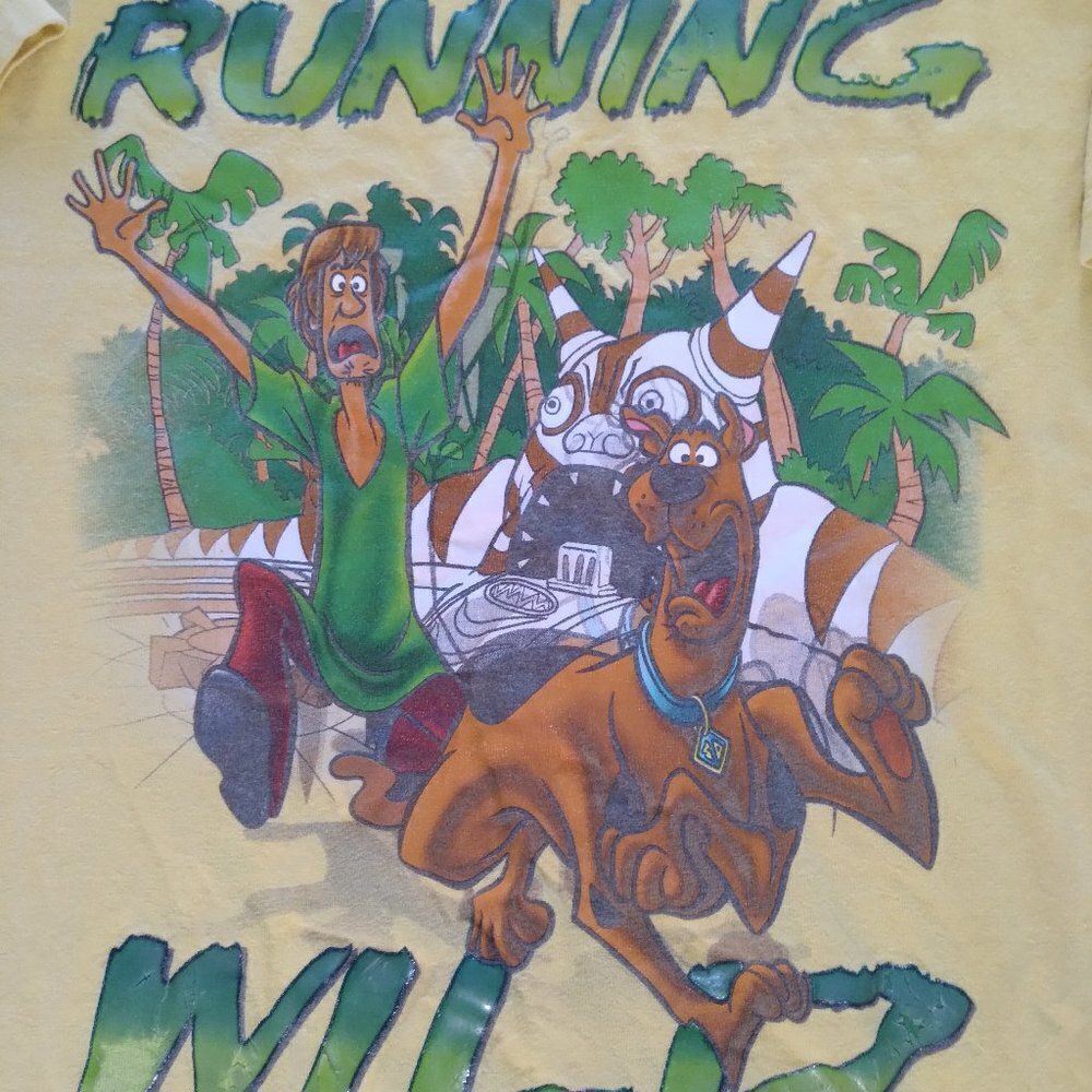 Vintage Scooby Doo Running Wild Cartoon Network T-Shirt